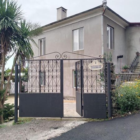 Merabi And Neli Guest House Makhindzsauri Kültér fotó
