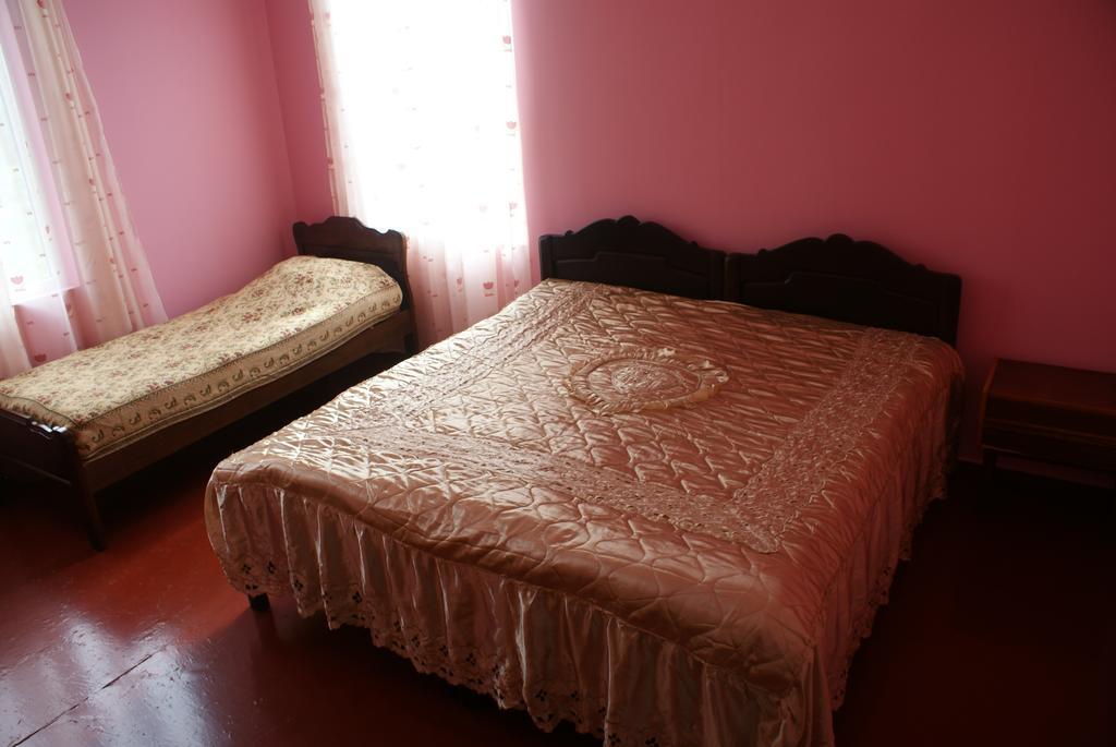 Merabi And Neli Guest House Makhindzsauri Szoba fotó