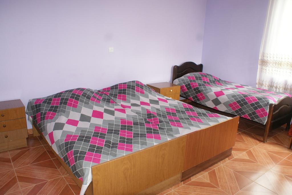Merabi And Neli Guest House Makhindzsauri Szoba fotó