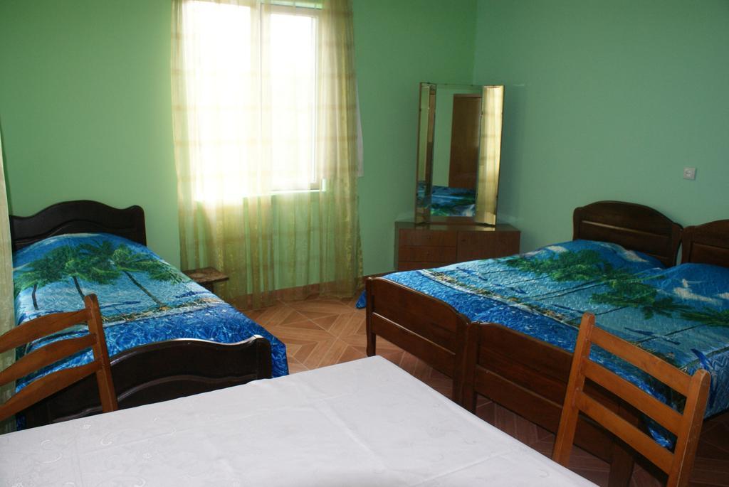 Merabi And Neli Guest House Makhindzsauri Szoba fotó